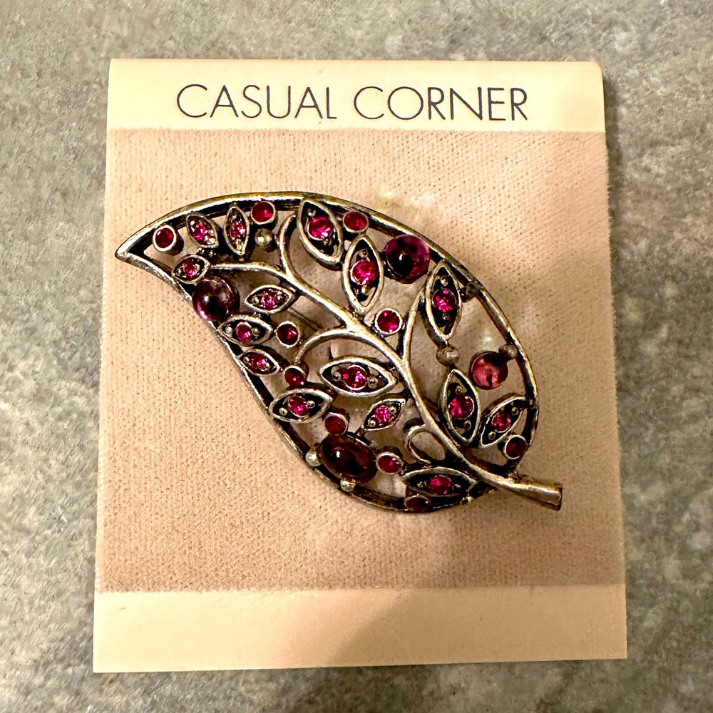 NWT Brooch w/Purple Gems